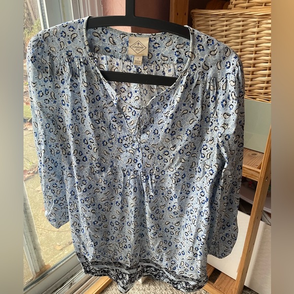 ⚡️2/$20 St. John’s Bay blue patterned blouse - Picture 1 of 5